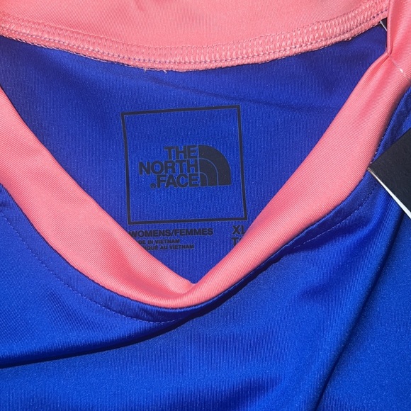 North face top - Picture 3 of 4